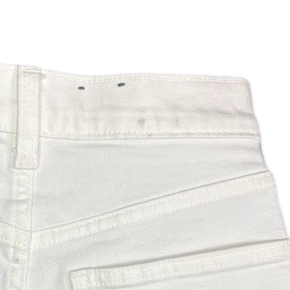 GAP women’s 4” short high rise white denim sz 27/4R preloved - Picture 8 of 8
